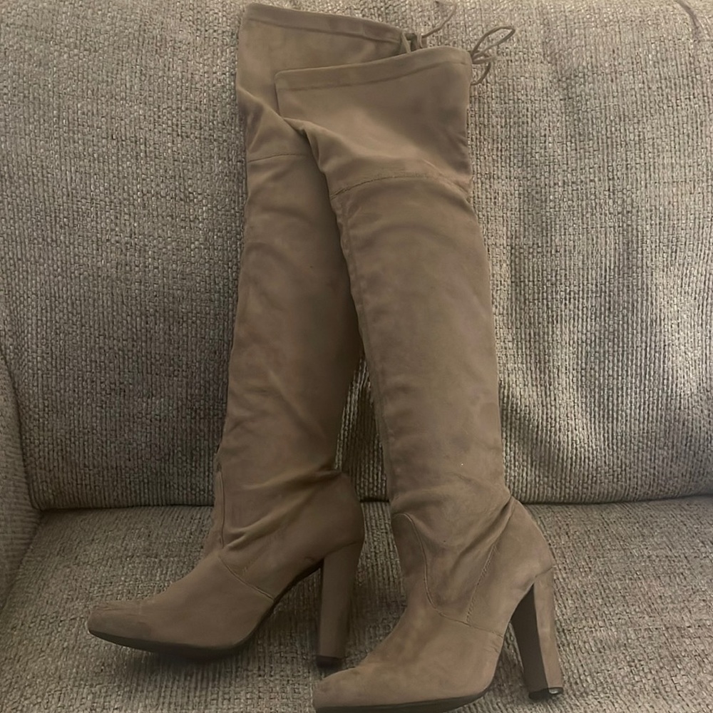 Size 8 Steve Madden knee High Boot
